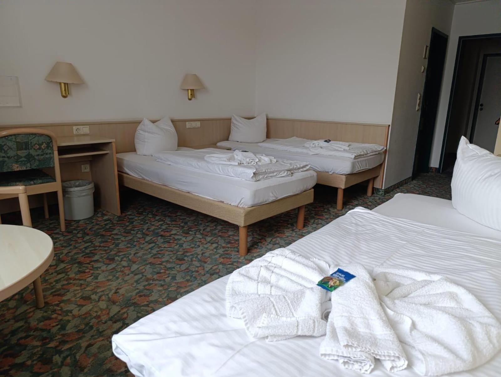 Hotel Astor Altenburg Bagian luar foto