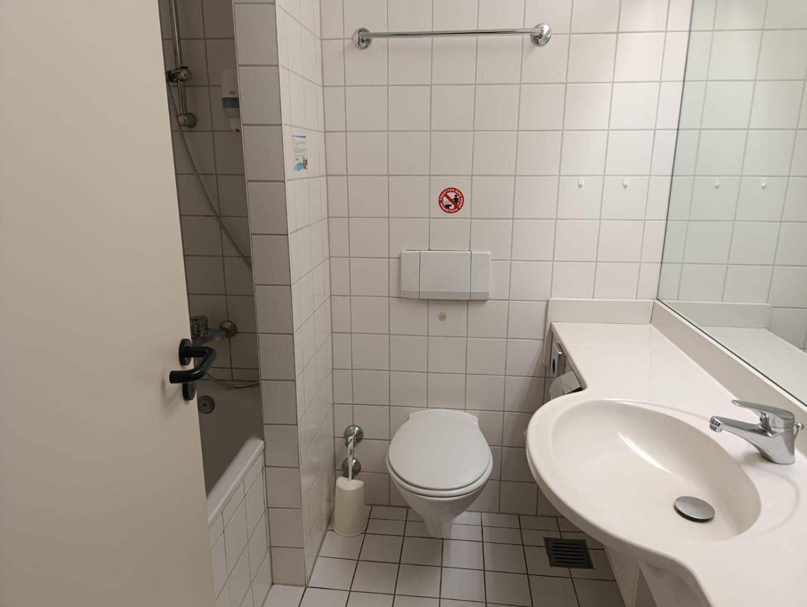 Hotel Astor Altenburg Bagian luar foto