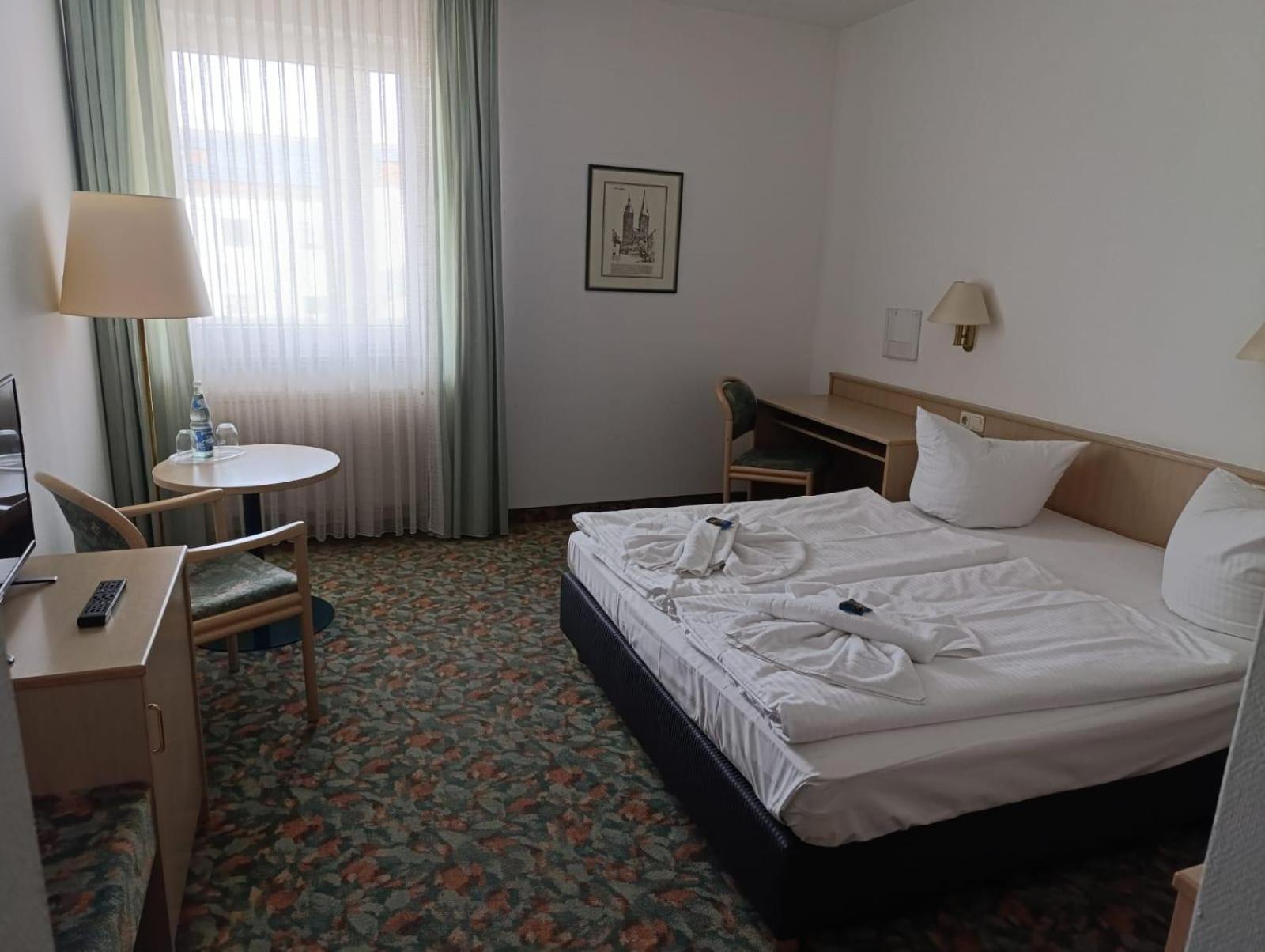 Hotel Astor Altenburg Bagian luar foto